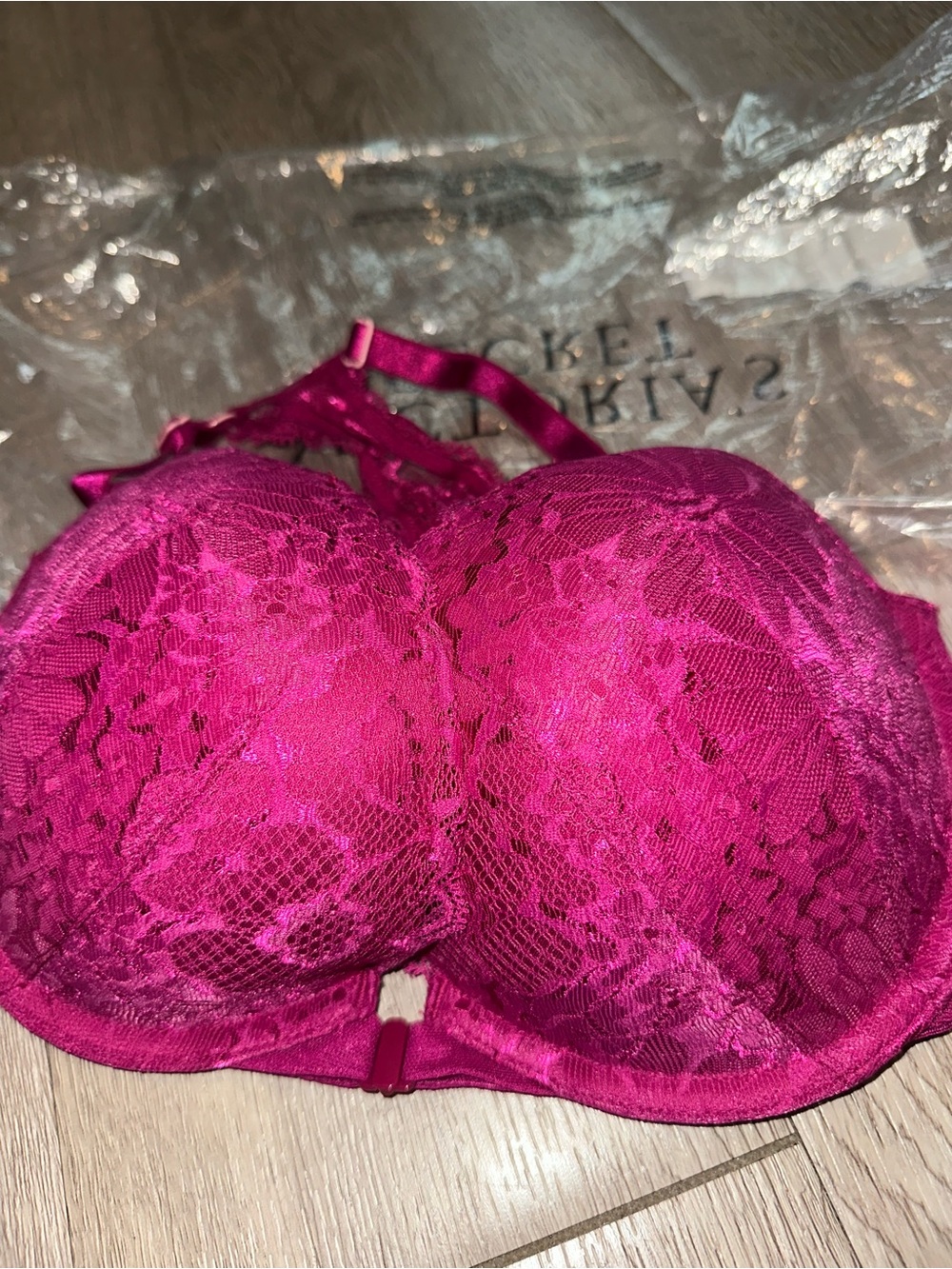 NWT Victoria’s Secret Magenta Pink Lace Front Closure Push Up Bra Sz 32 DD